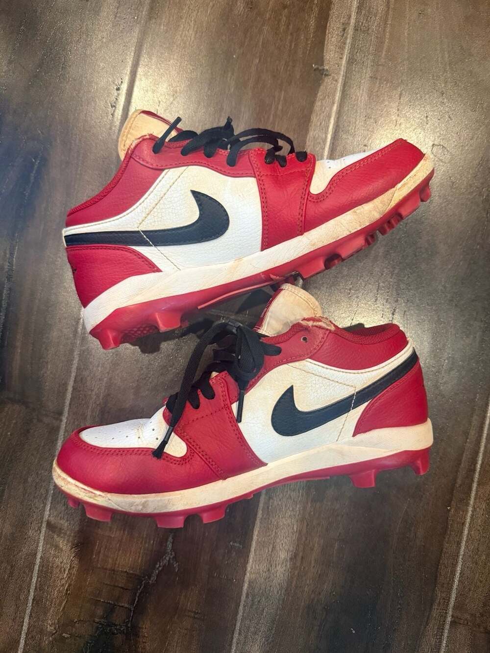 Nike Air Jordan 1 Retro MCS Low 'Chicago' Baseball Cleats